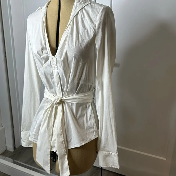 172.  white blouse - Picture 5 of 16